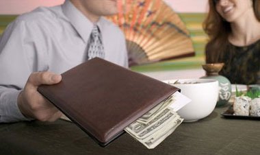 how increase tips waiter restaurant